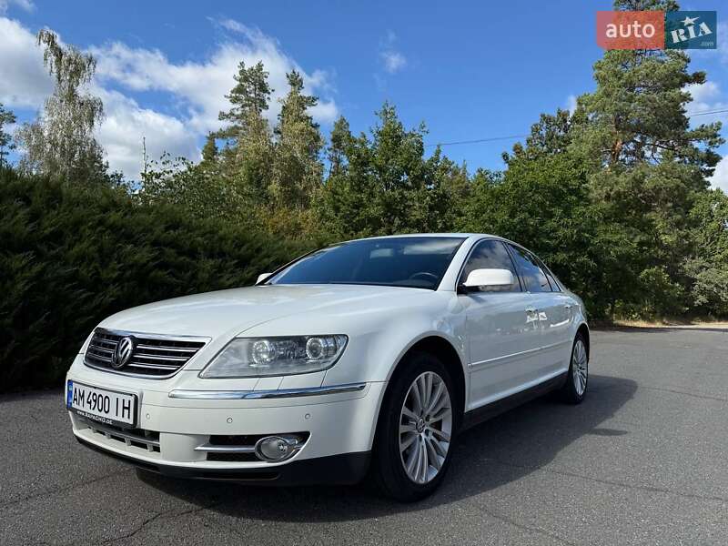 Седан Volkswagen Phaeton 2009 в Малине