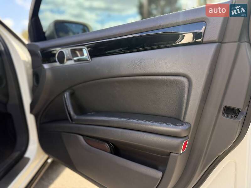 Седан Volkswagen Phaeton 2009 в Малине
