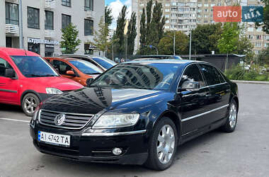 Седан Volkswagen Phaeton 2004 в Киеве