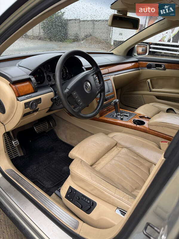 Седан Volkswagen Phaeton 2006 в Одессе