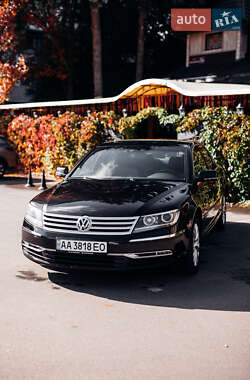 Volkswagen Phaeton 2012