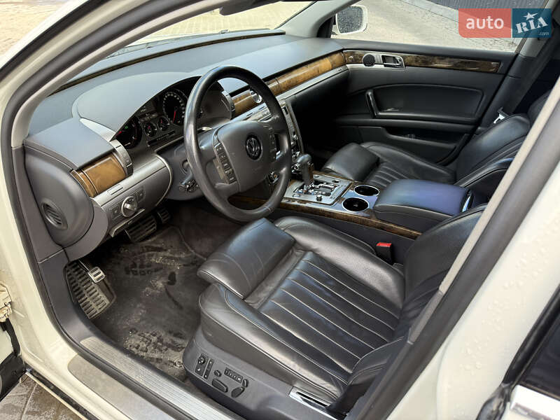 Седан Volkswagen Phaeton 2013 в Львові