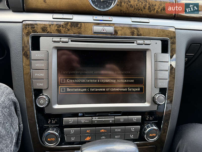 Седан Volkswagen Phaeton 2013 в Львові