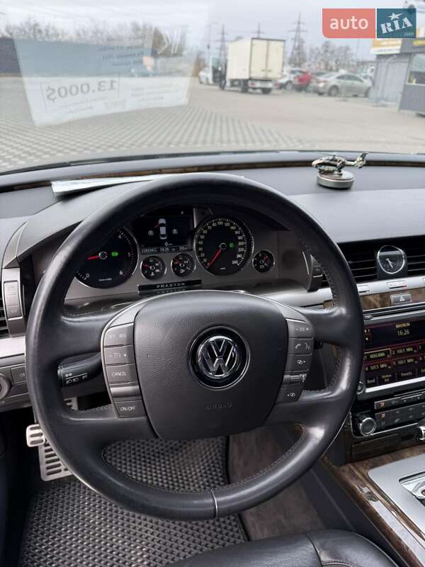 Седан Volkswagen Phaeton 2011 в Полтаве