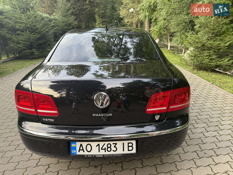 Седан Volkswagen Phaeton 2011 в Сваляві