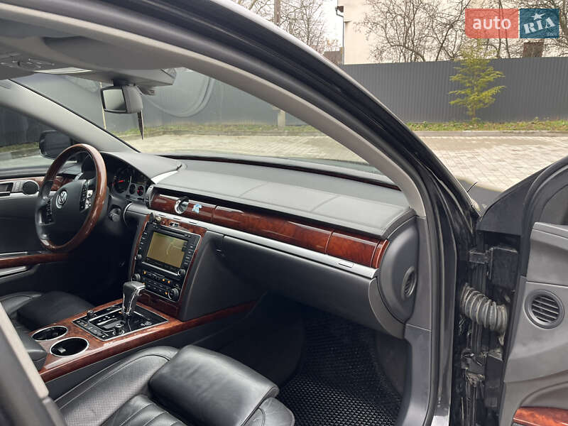 Седан Volkswagen Phaeton 2014 в Івано-Франківську