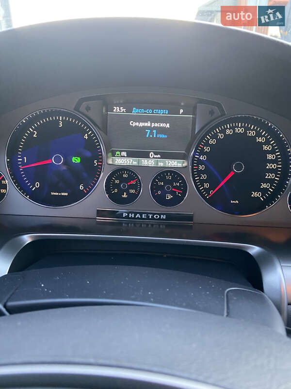 Седан Volkswagen Phaeton 2011 в Сваляве