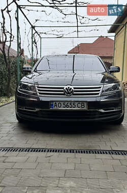 Седан Volkswagen Phaeton 2010 в Мукачевому