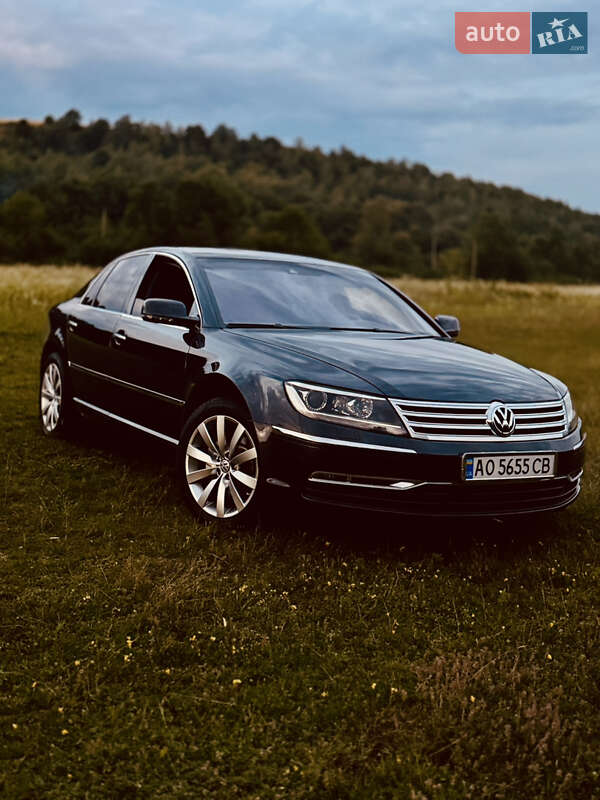 Седан Volkswagen Phaeton 2010 в Мукачево