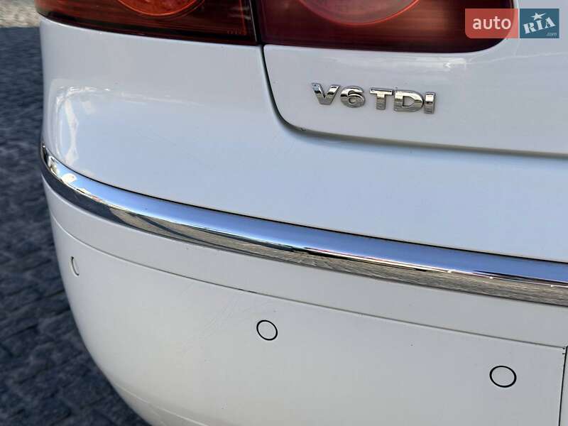 Седан Volkswagen Phaeton 2009 в Днепре