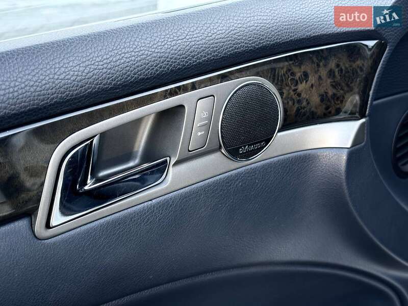 Седан Volkswagen Phaeton 2009 в Днепре