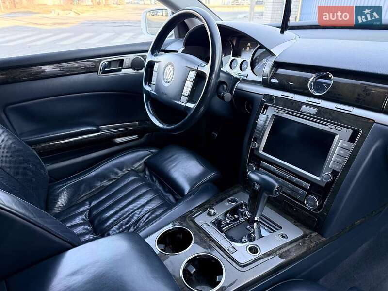 Седан Volkswagen Phaeton 2009 в Днепре