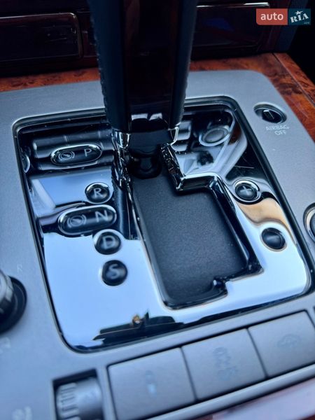 Седан Volkswagen Phaeton 2010 в Мукачево