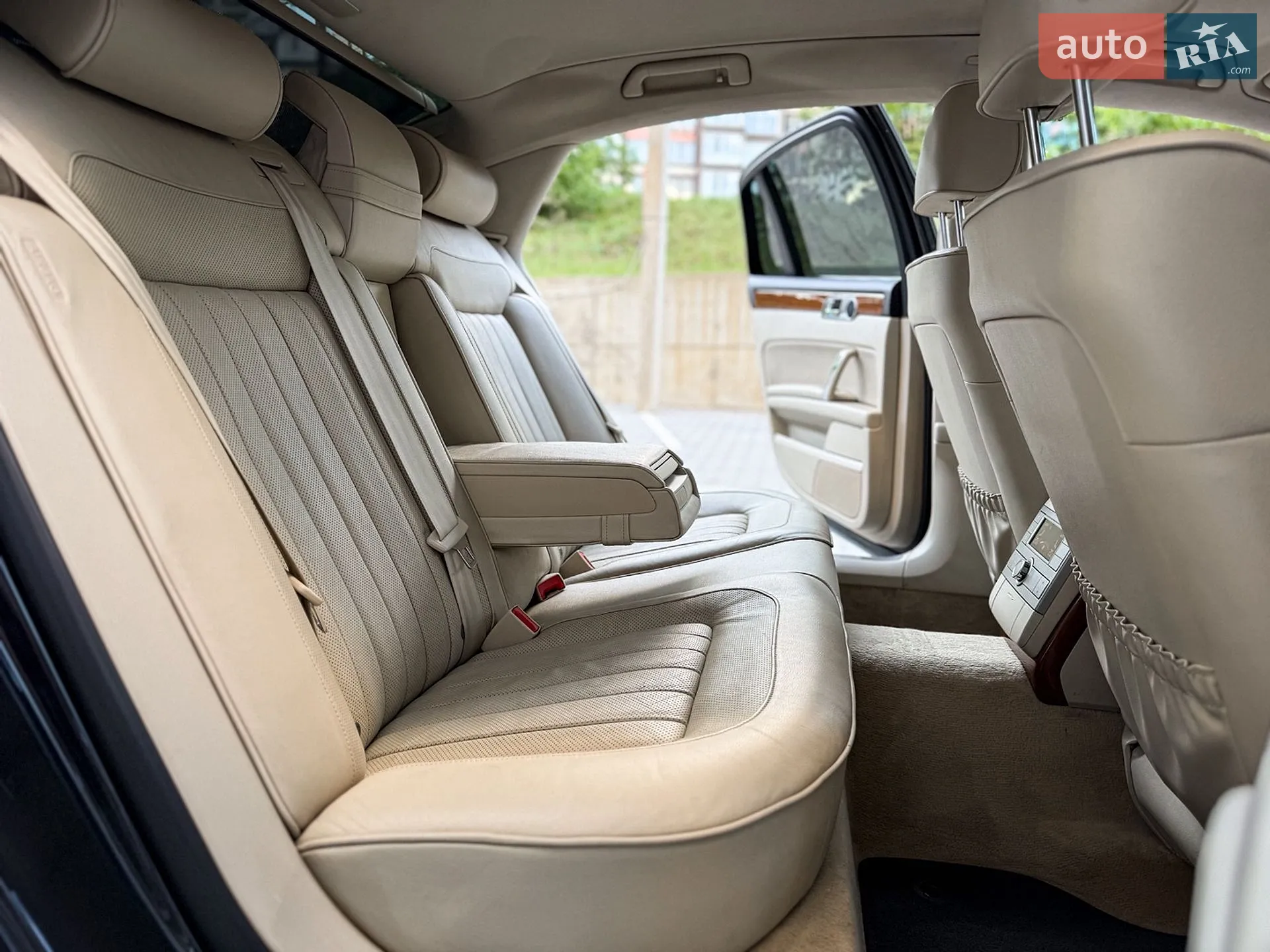 2010 Volkswagen Phaeton - мініатюра 26