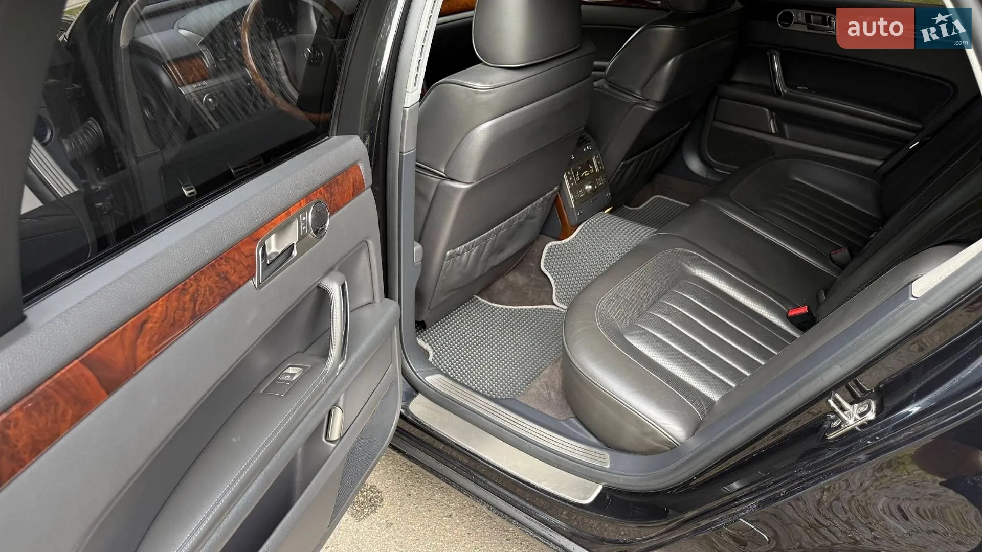 2011 Volkswagen Phaeton - мініатюра 40