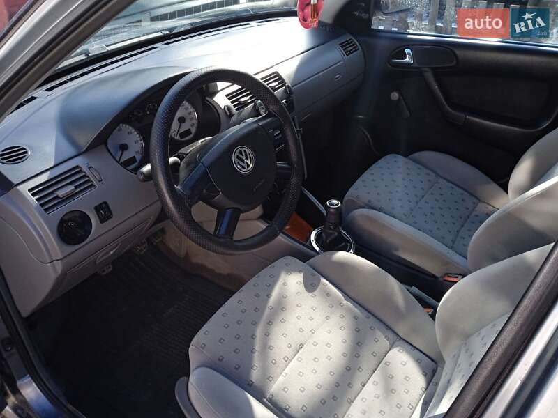 Хэтчбек Volkswagen Pointer 2005 в Ахтырке