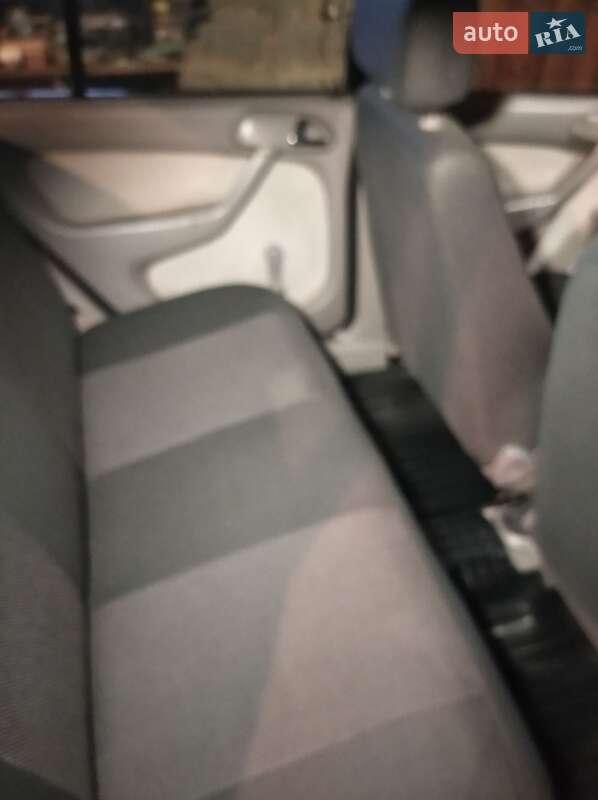 Хетчбек Volkswagen Pointer 2006 в Глухові