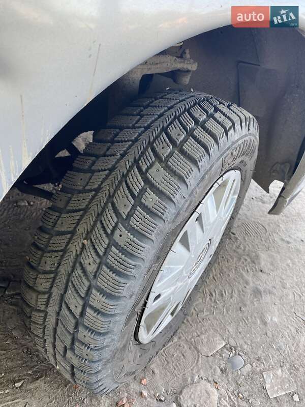 Хэтчбек Volkswagen Pointer 2004 в Сокале