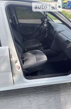 Хэтчбек Volkswagen Pointer 2004 в Львове
