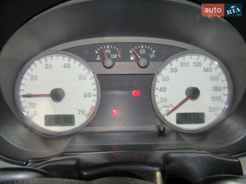 Хетчбек Volkswagen Pointer 2006 в Чернівцях