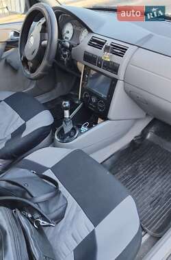 Хэтчбек Volkswagen Pointer 2006 в Черновцах