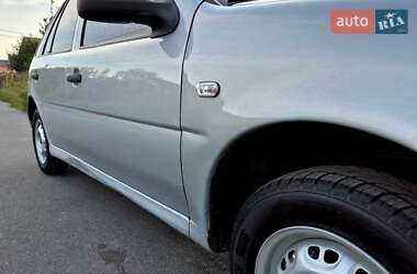 Хэтчбек Volkswagen Pointer 2004 в 