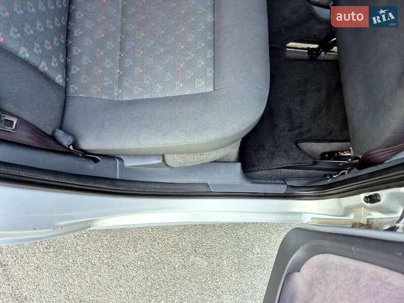 Хэтчбек Volkswagen Pointer 2004 в Обухове фото 38 Хэтчбек Volkswagen Pointer 2004 в Обухове