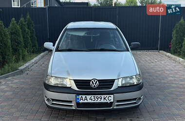 Хэтчбек Volkswagen Pointer 2005 в 