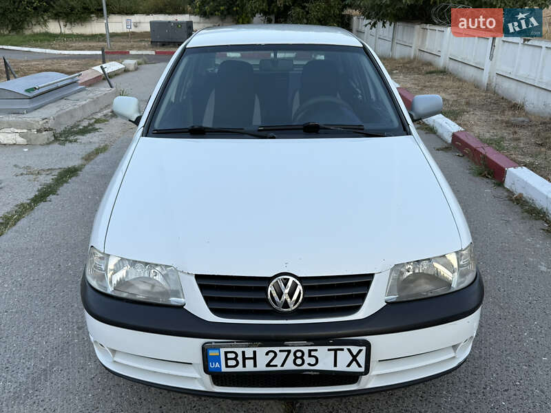 Хэтчбек Volkswagen Pointer 2004 в 