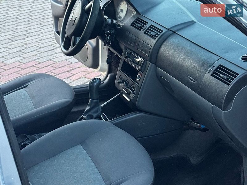 Хэтчбек Volkswagen Pointer 2004 в Дубно