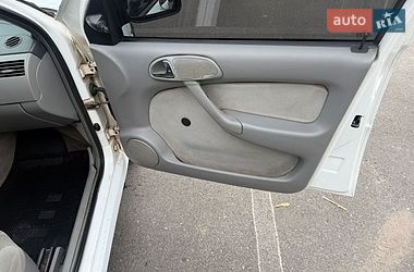 Хэтчбек Volkswagen Pointer 2005 в Днепре фото 11 Хэтчбек Volkswagen Pointer 2005 в Днепре