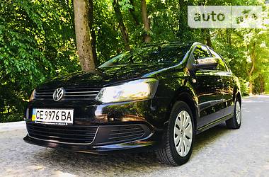 Седан Volkswagen Polo 2013 в Черновцах