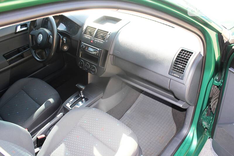 Хетчбек Volkswagen Polo 2004 в Запоріжжі