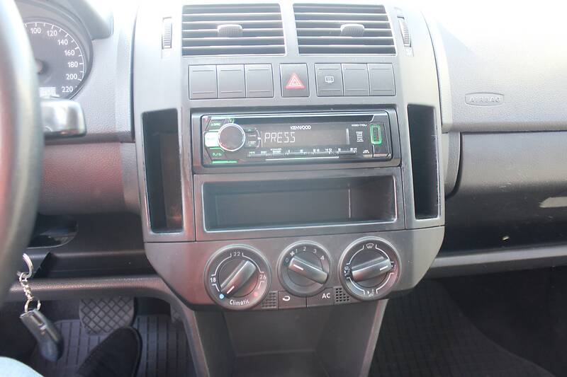 Хетчбек Volkswagen Polo 2004 в Запоріжжі
