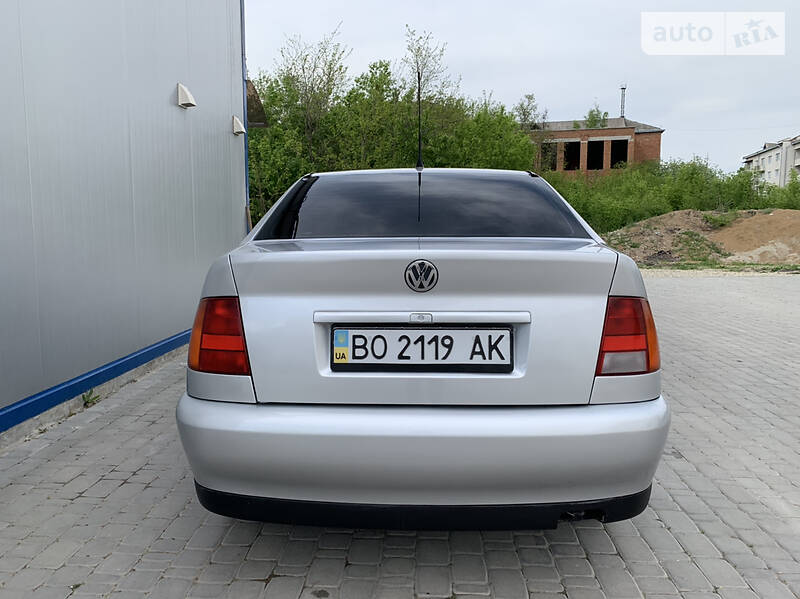 Седан Volkswagen Polo 2000 в Тернополі