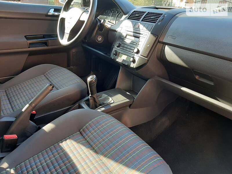 Хетчбек Volkswagen Polo 2007 в Самборі