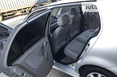 Хетчбек Volkswagen Polo 2001 в 