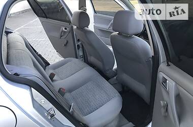 Хетчбек Volkswagen Polo 2001 в 