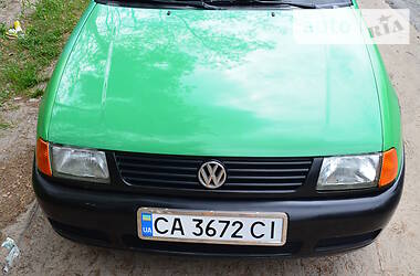 Седан Volkswagen Polo 2001 в Вышгороде