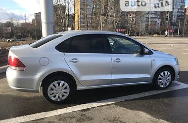 Седан Volkswagen Polo 2013 в Киеве