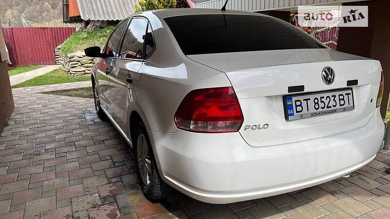 Седан Volkswagen Polo 2013 в Великому Березному