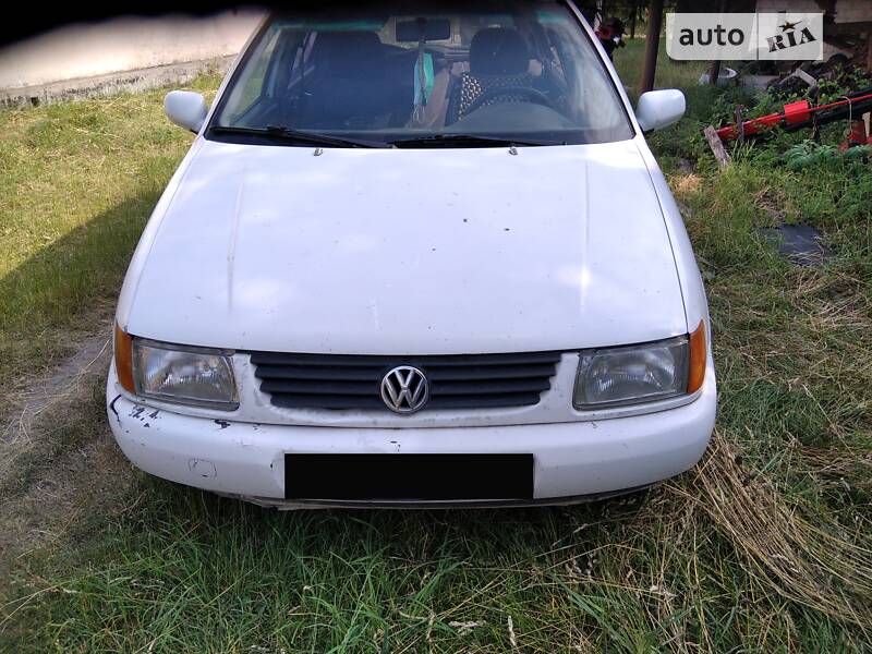 Хетчбек Volkswagen Polo 1996 в Любомлі