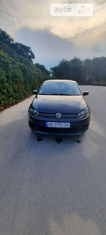 Седан Volkswagen Polo 2013 в Днепре