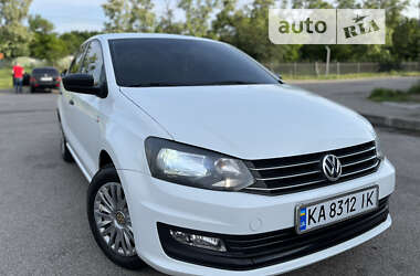 Седан Volkswagen Polo 2016 в 