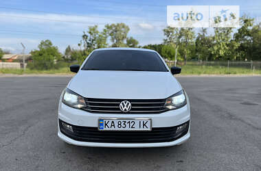 Седан Volkswagen Polo 2016 в 