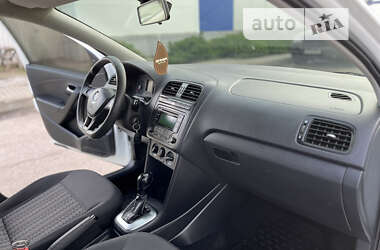 Седан Volkswagen Polo 2016 в 