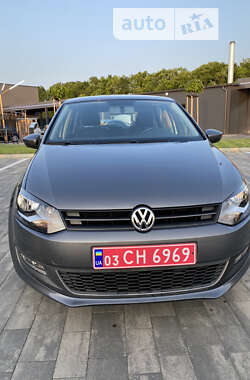 Хэтчбек Volkswagen Polo 2010 в 