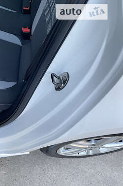 Хетчбек Volkswagen Polo 2014 в 