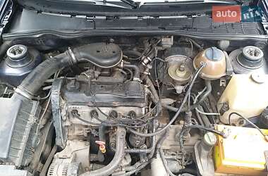 Седан Volkswagen Polo 1998 в 
