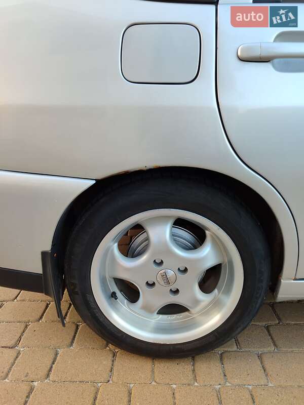 Седан Volkswagen Polo 2001 в Тернополе